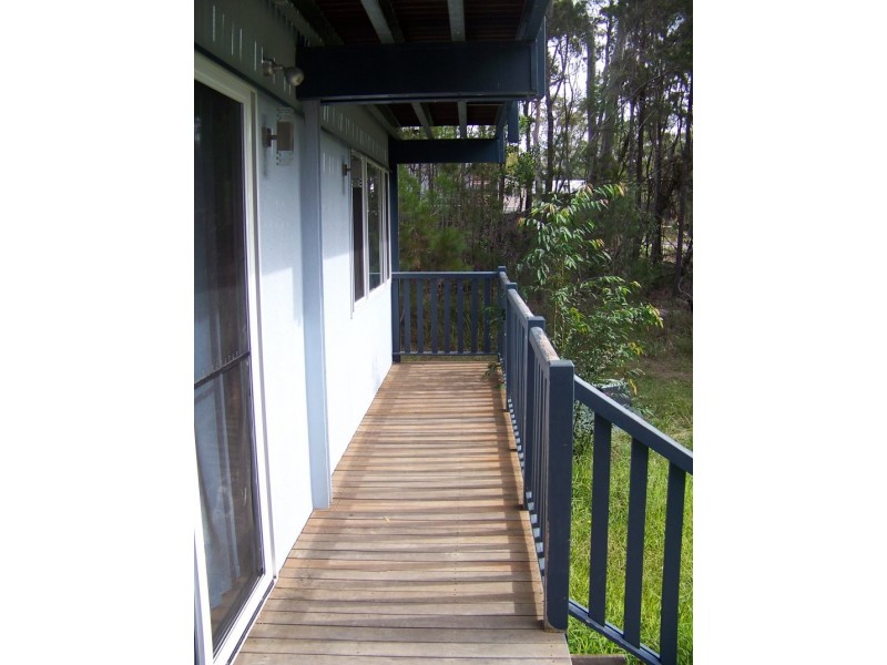 10 Oomool St, Macleay Island QLD 4184