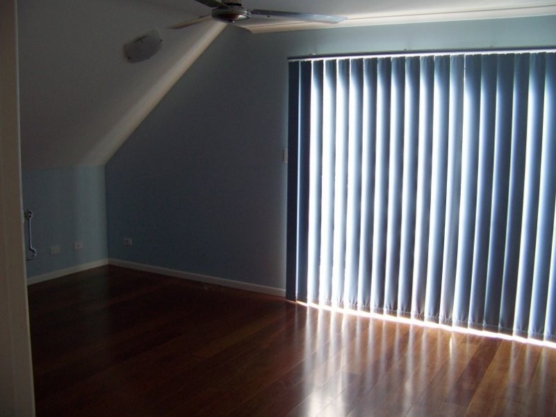 10 Oomool St, Macleay Island QLD 4184