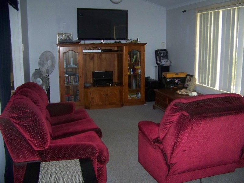 2 Undine St, Macleay Island QLD 4184