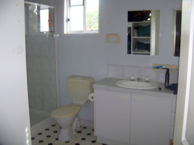 2 Undine St, Macleay Island QLD 4184