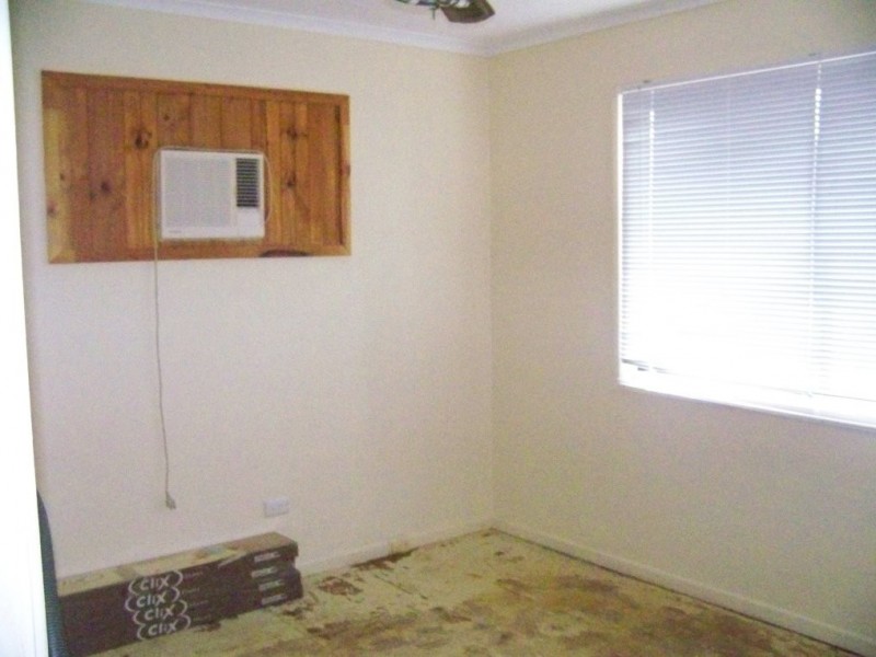 28 CRESTHAVEN, Lamb Island QLD 4184