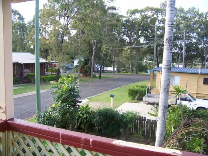 28 CRESTHAVEN, Lamb Island QLD 4184