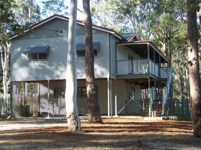 10 Brolga St, Macleay Island QLD 4184