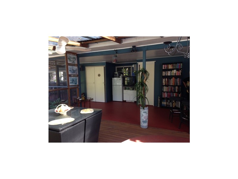 18 Coast, Macleay Island QLD 4184