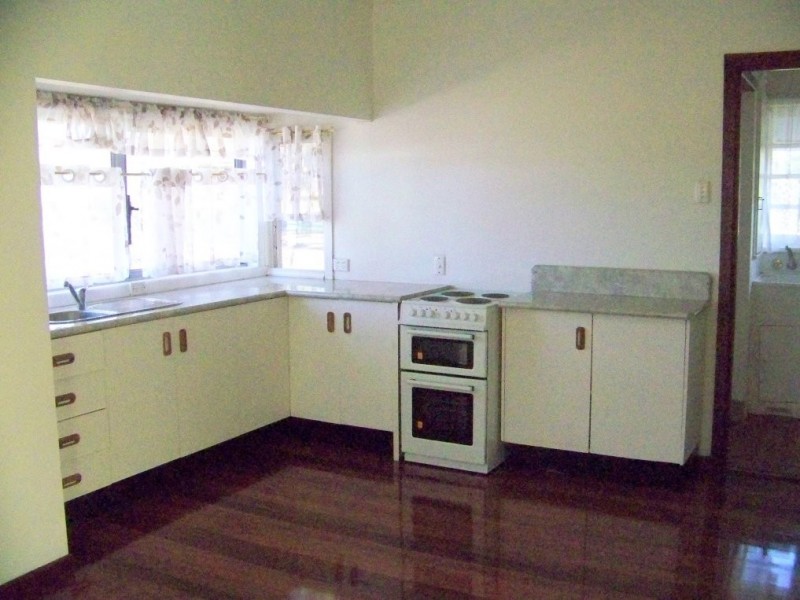 35 LUCAS dr, Lamb Island QLD 4184
