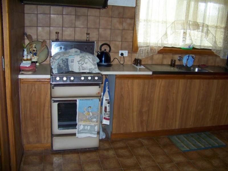 34 Beelong St, Macleay Island QLD 4184