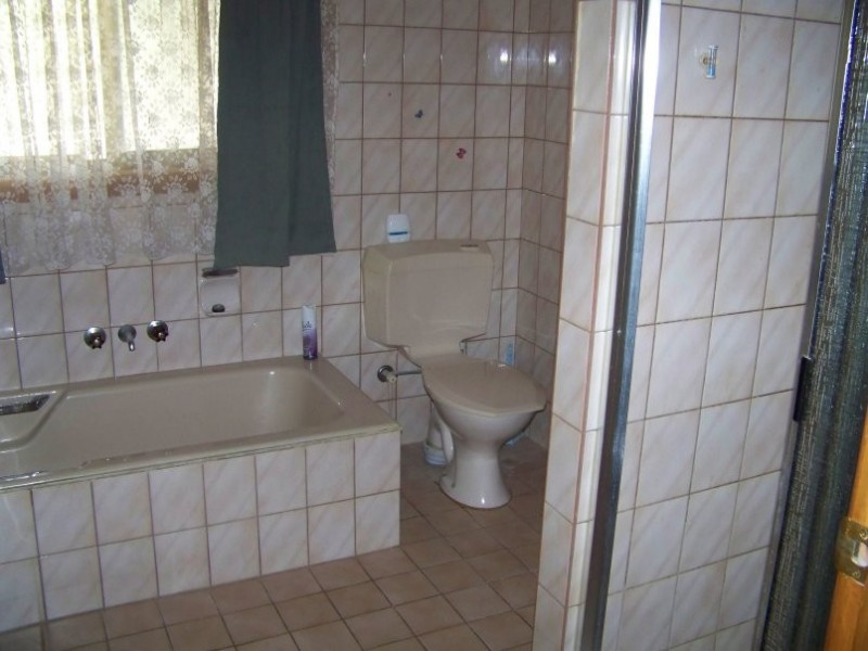 34 Beelong St, Macleay Island QLD 4184