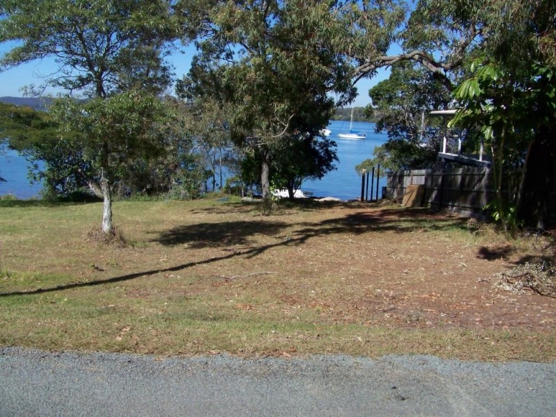 72 MELALEUCA DR, Lamb Island QLD 4184