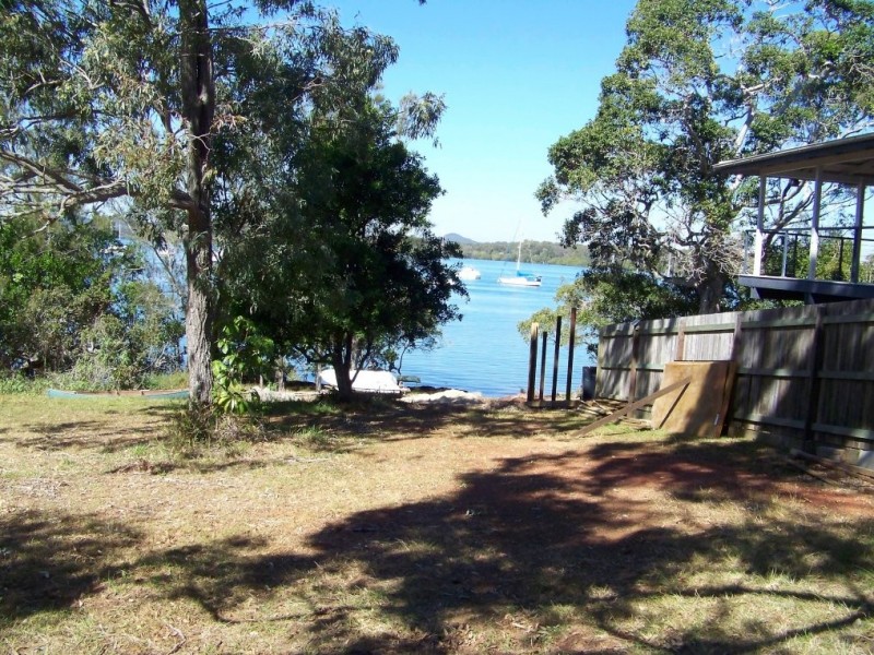 72 MELALEUCA DR, Lamb Island QLD 4184