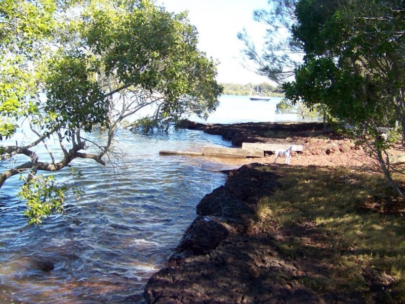 72 MELALEUCA DR, Lamb Island QLD 4184