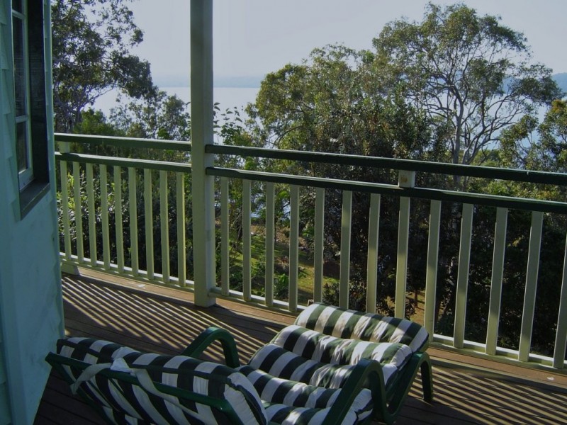 46 RESTHAVEN dr, Lamb Island QLD 4184