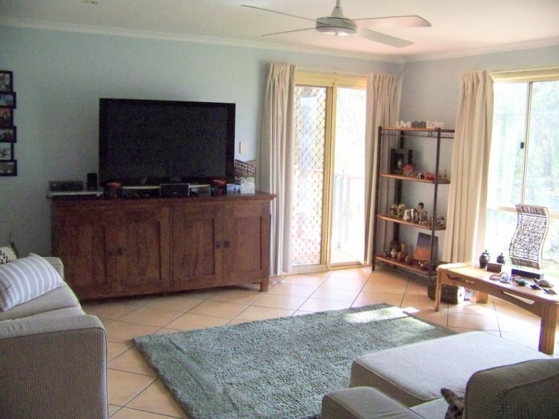 192 LUCAS DR, Lamb Island QLD 4184