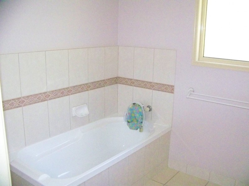 192 LUCAS DR, Lamb Island QLD 4184