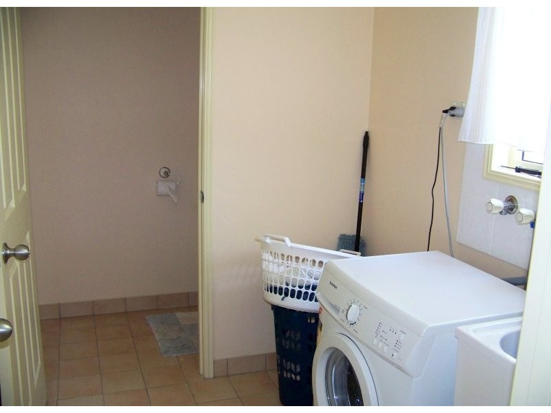 192 LUCAS DR, Lamb Island QLD 4184