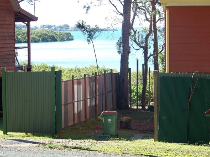 36 Blue Bay Cresc, Macleay Island QLD 4184