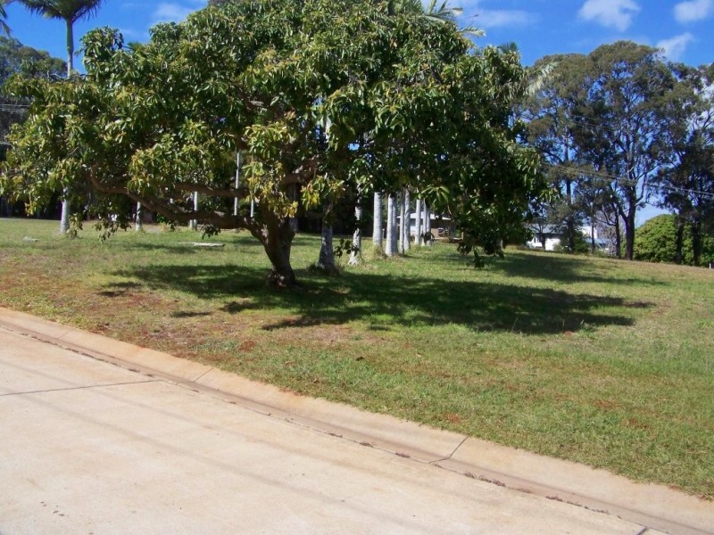 54 LUCAS dr, Lamb Island QLD 4184