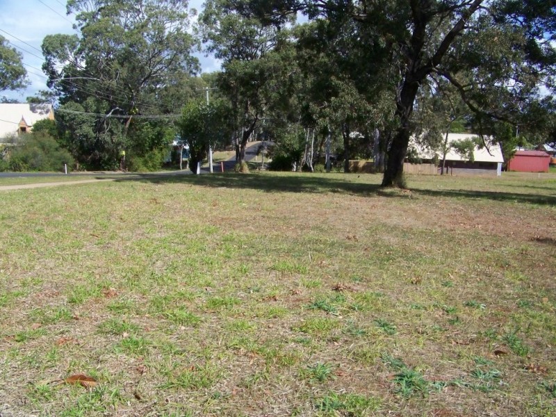 56 LUCAS DR, Lamb Island QLD 4184