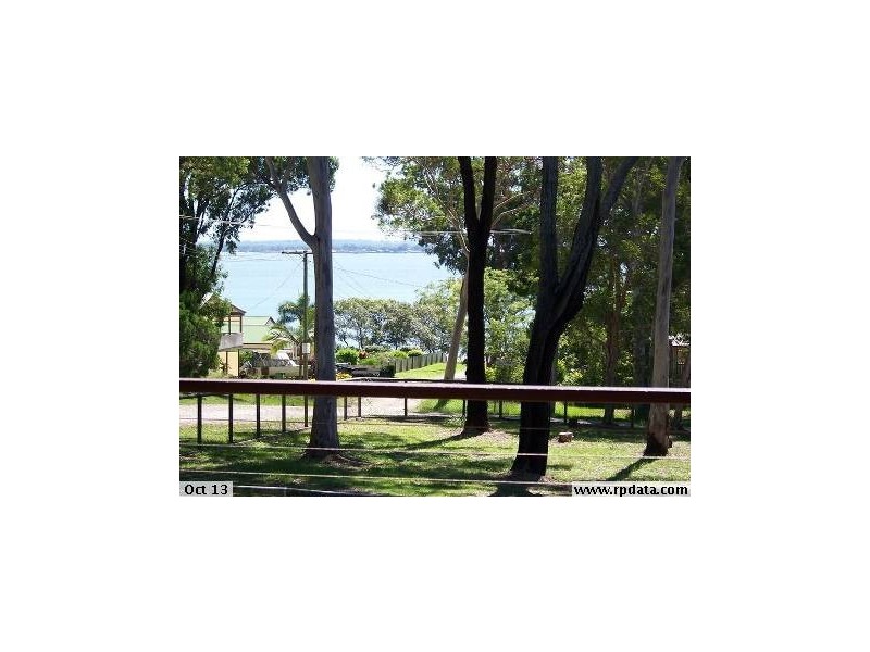 1 Dinjerra St, Macleay Island QLD 4184