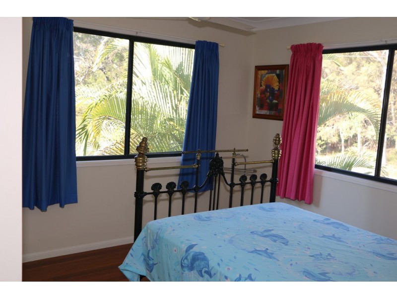 1 Dinjerra St, Macleay Island QLD 4184