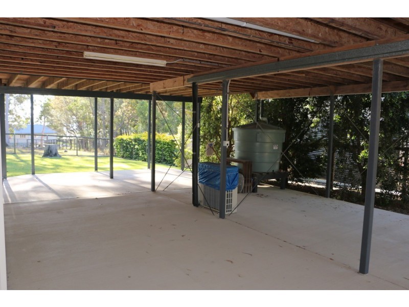 1 Dinjerra St, Macleay Island QLD 4184