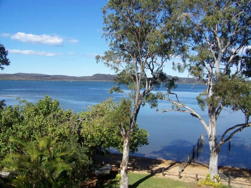 8 RESTHAVEN dr, Lamb Island QLD 4184