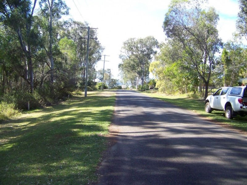 180-180A LUCAS DR, Lamb Island QLD 4184