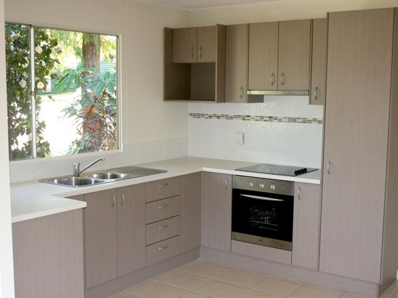 1 JUNE PDE, Lamb Island QLD 4184