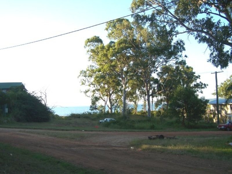 30 WYENA AV, Lamb Island QLD 4184