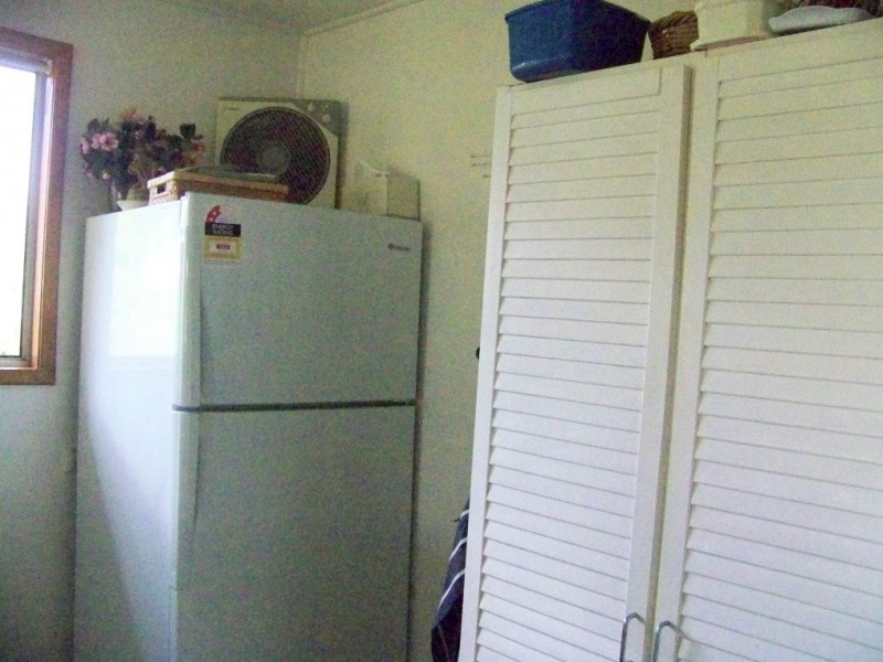 7-9 PINE AV, Lamb Island QLD 4184