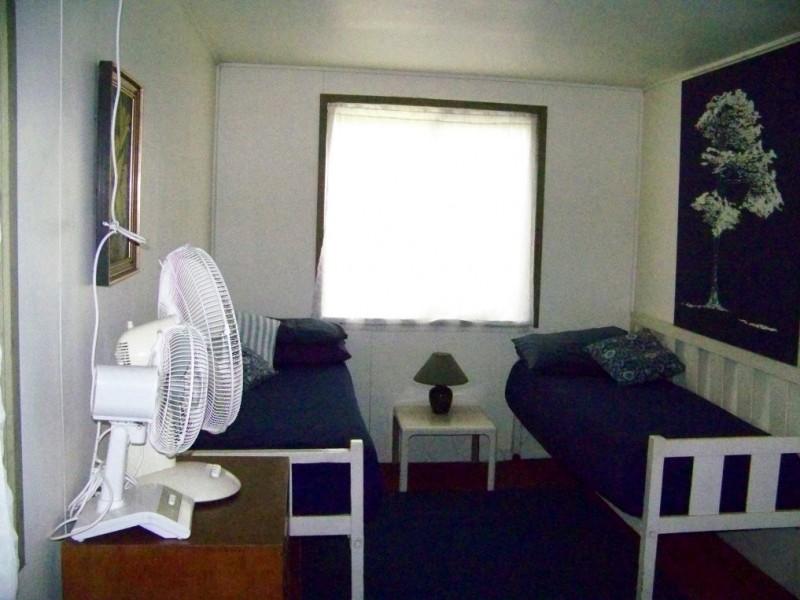 7-9 PINE AV, Lamb Island QLD 4184