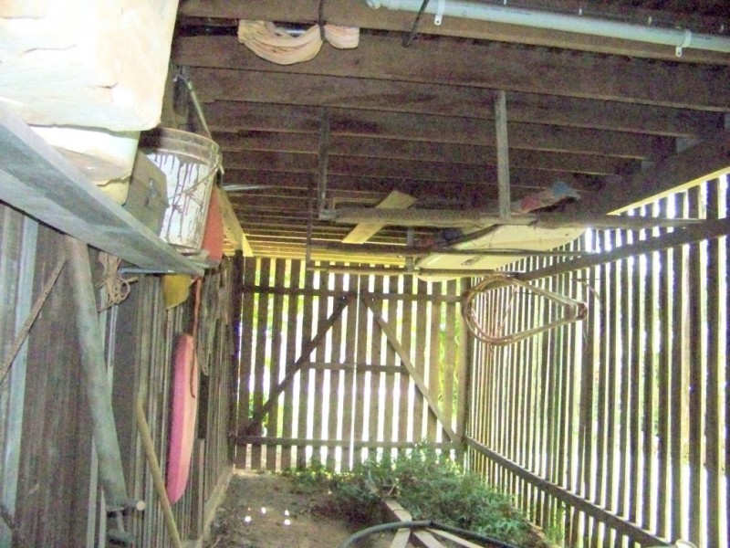 7-9 PINE AV, Lamb Island QLD 4184