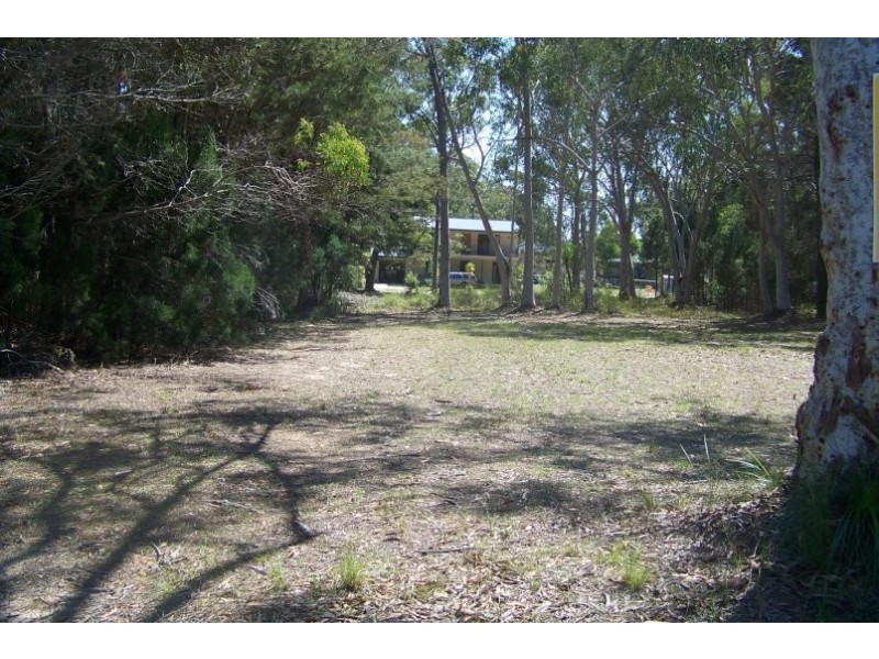 15 Barramundi St, Macleay Island QLD 4184