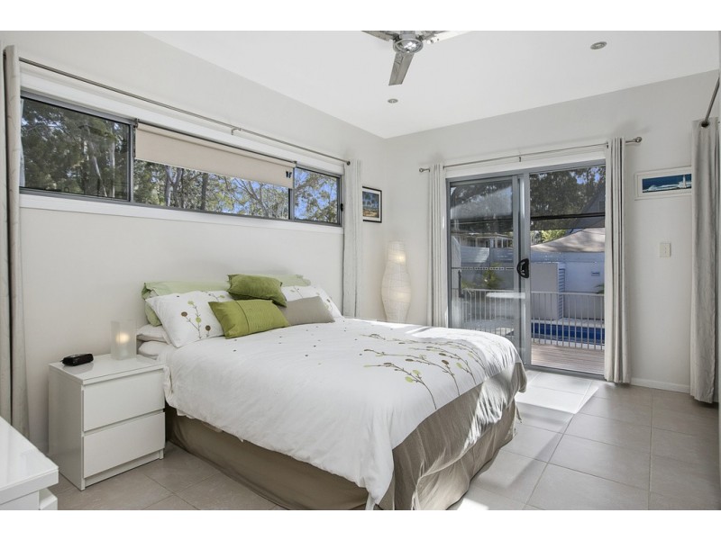 4 DALPURA STREET, Macleay Island QLD 4184