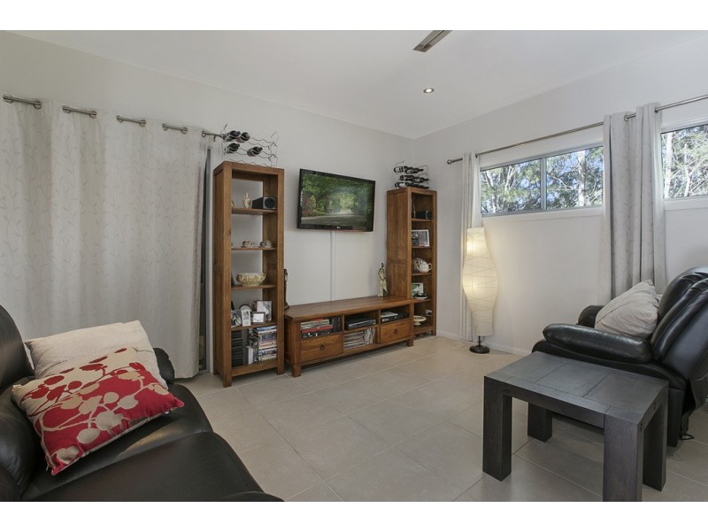 4 DALPURA STREET, Macleay Island QLD 4184