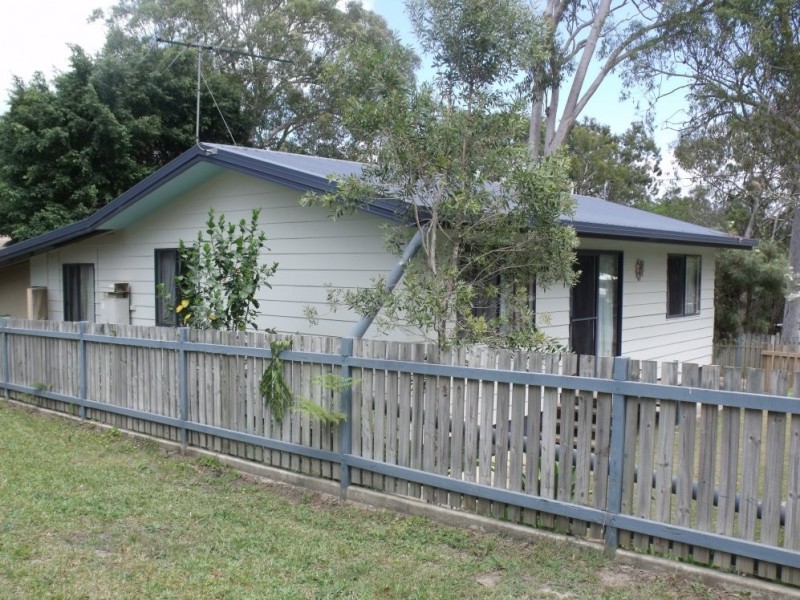 10 PANAROO STREET, Macleay Island QLD 4184