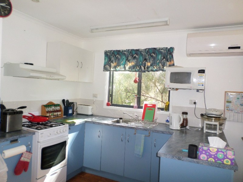 10 PANAROO STREET, Macleay Island QLD 4184