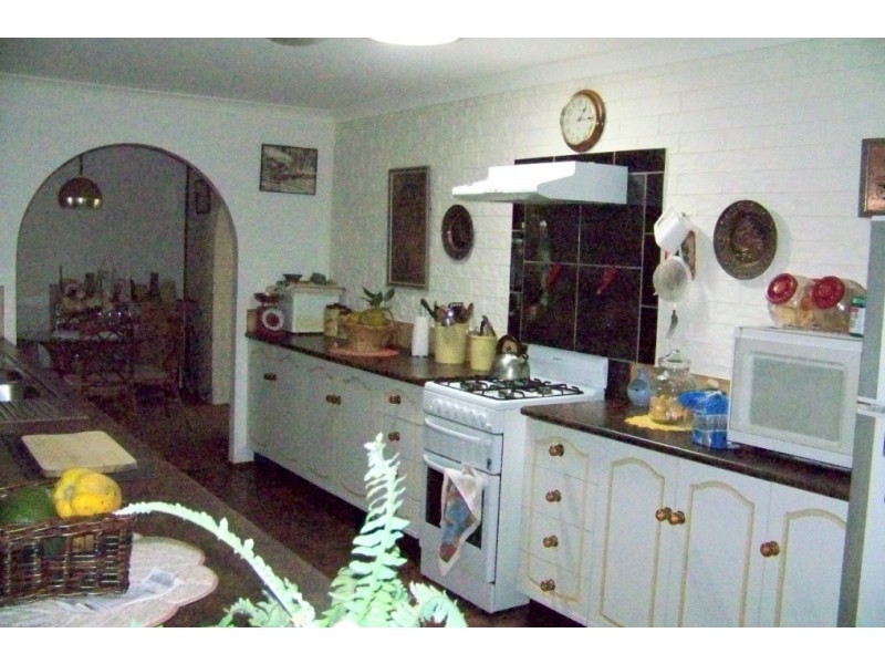 34-36 LEONIE CRES, Lamb Island QLD 4184