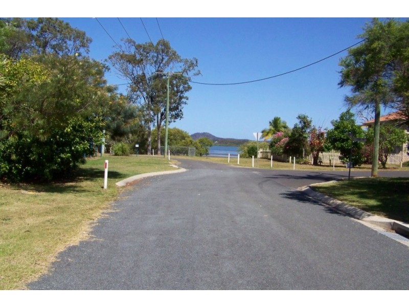 32 PAULA pde, Lamb Island QLD 4184