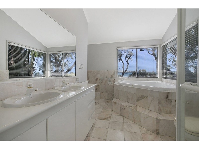 52 Attunga St, Macleay Island QLD 4184