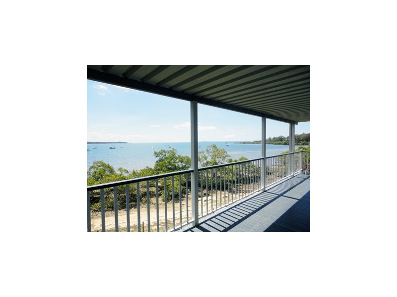 22 Kim Cres, Macleay Island QLD 4184