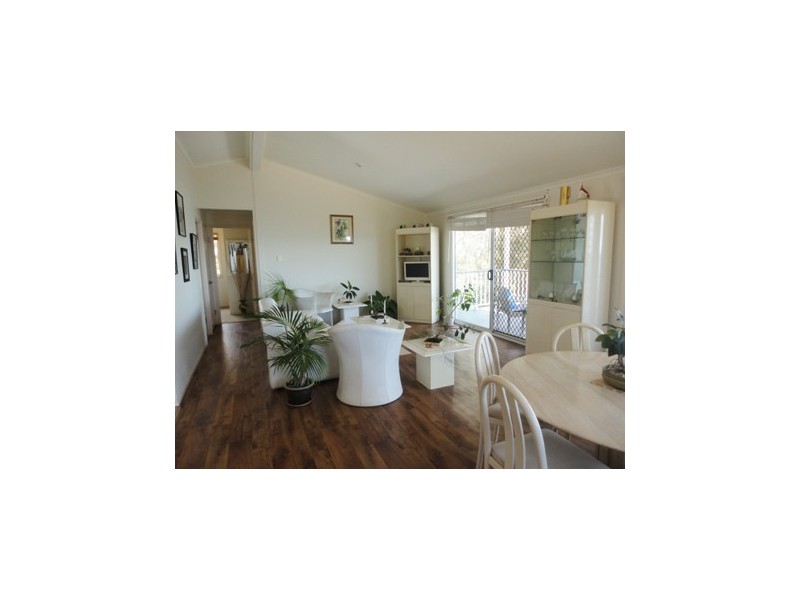 22 Kim Cres, Macleay Island QLD 4184