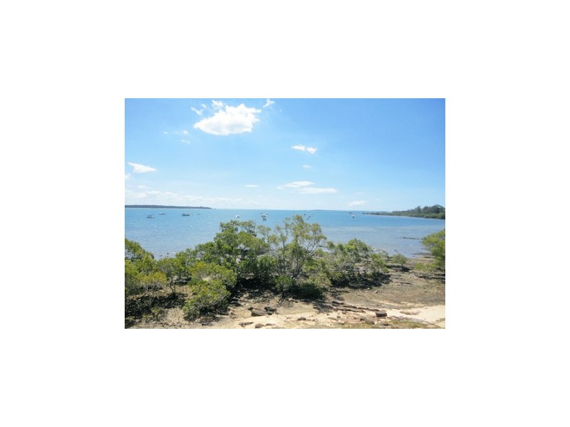 22 Kim Cres, Macleay Island QLD 4184