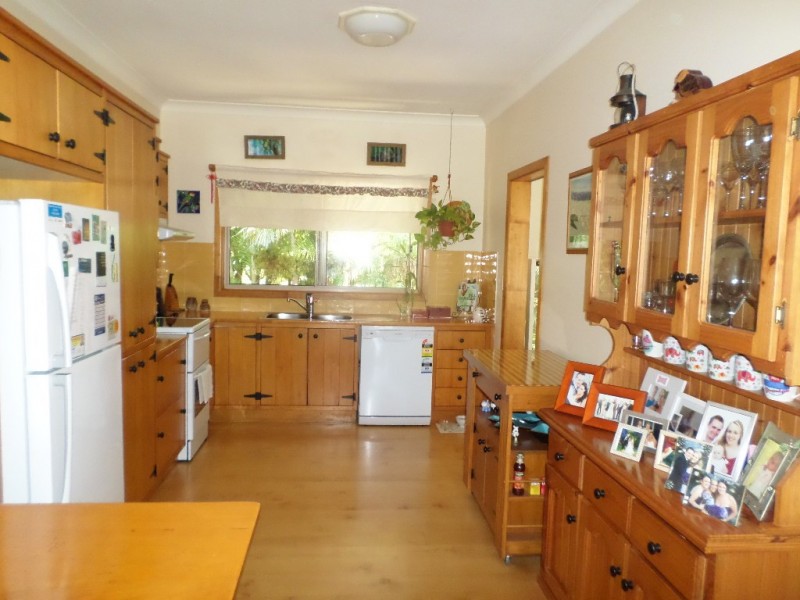 21 MAWARRA STREET, Macleay Island QLD 4184