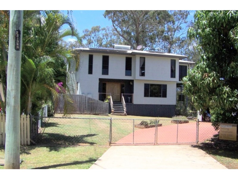 38 MELALEUCA DR, Lamb Island QLD 4184