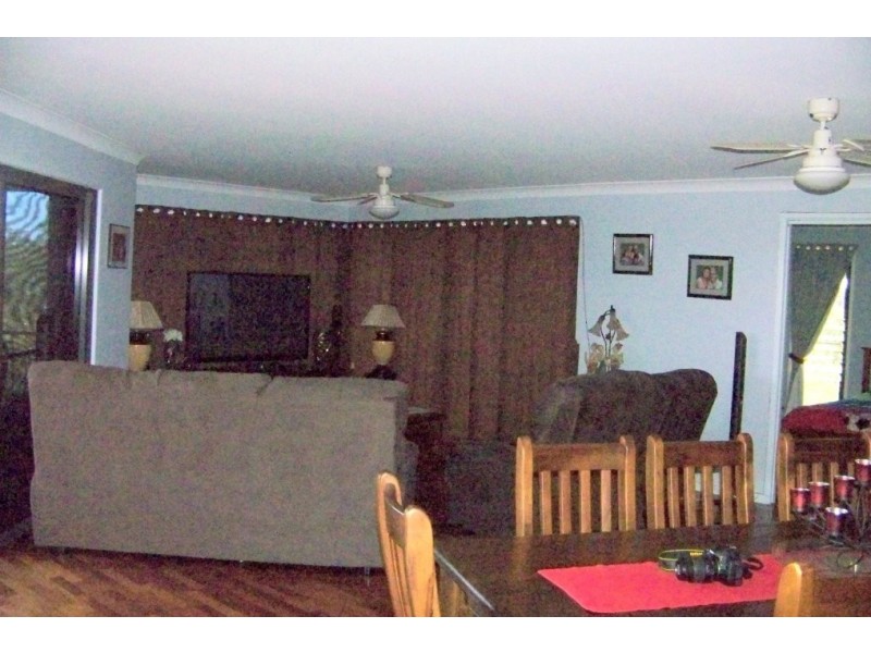 38 MELALEUCA DR, Lamb Island QLD 4184