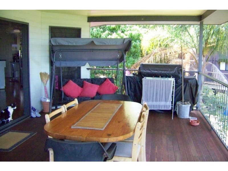 38 MELALEUCA DR, Lamb Island QLD 4184