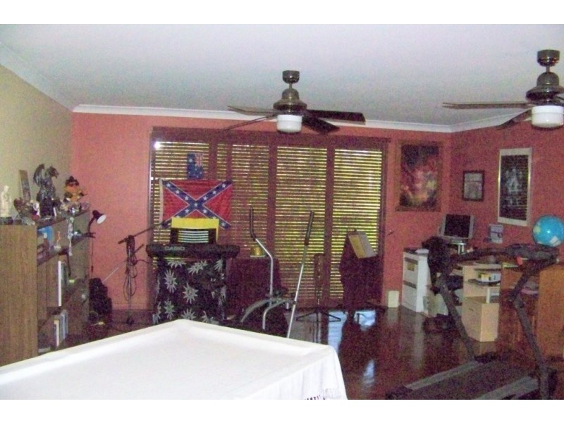 38 MELALEUCA DR, Lamb Island QLD 4184