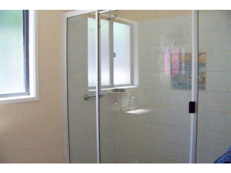 38 MELALEUCA DR, Lamb Island QLD 4184