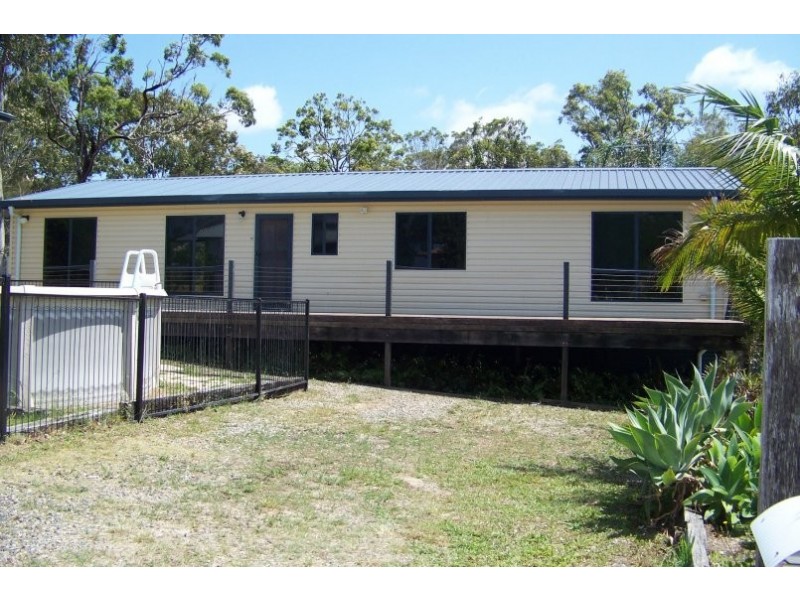 67 Eastbourne Tce, Macleay Island QLD 4184