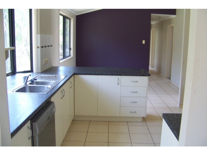 67 Eastbourne Tce, Macleay Island QLD 4184